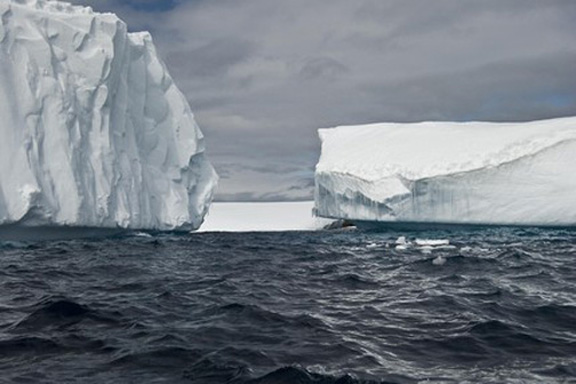 icebergs-glacier-in-antartica